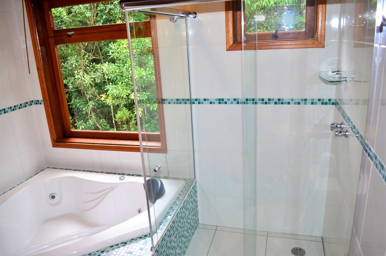 Suite Queen com Banheira de Hidromassagem