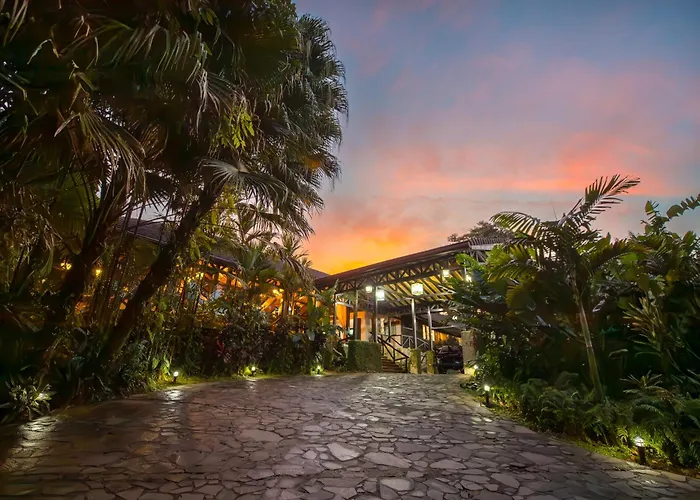 Hideaway Rio Celeste Hotel